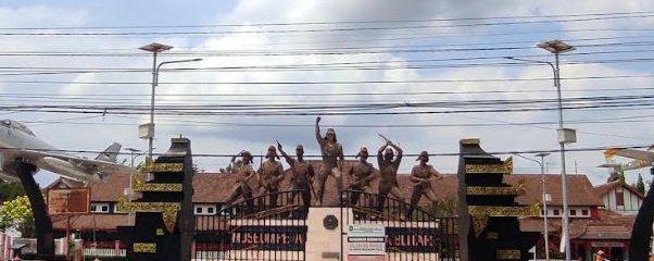 Bangun Taman Plaza untuk Percantik Museum PETA Kota Blitar